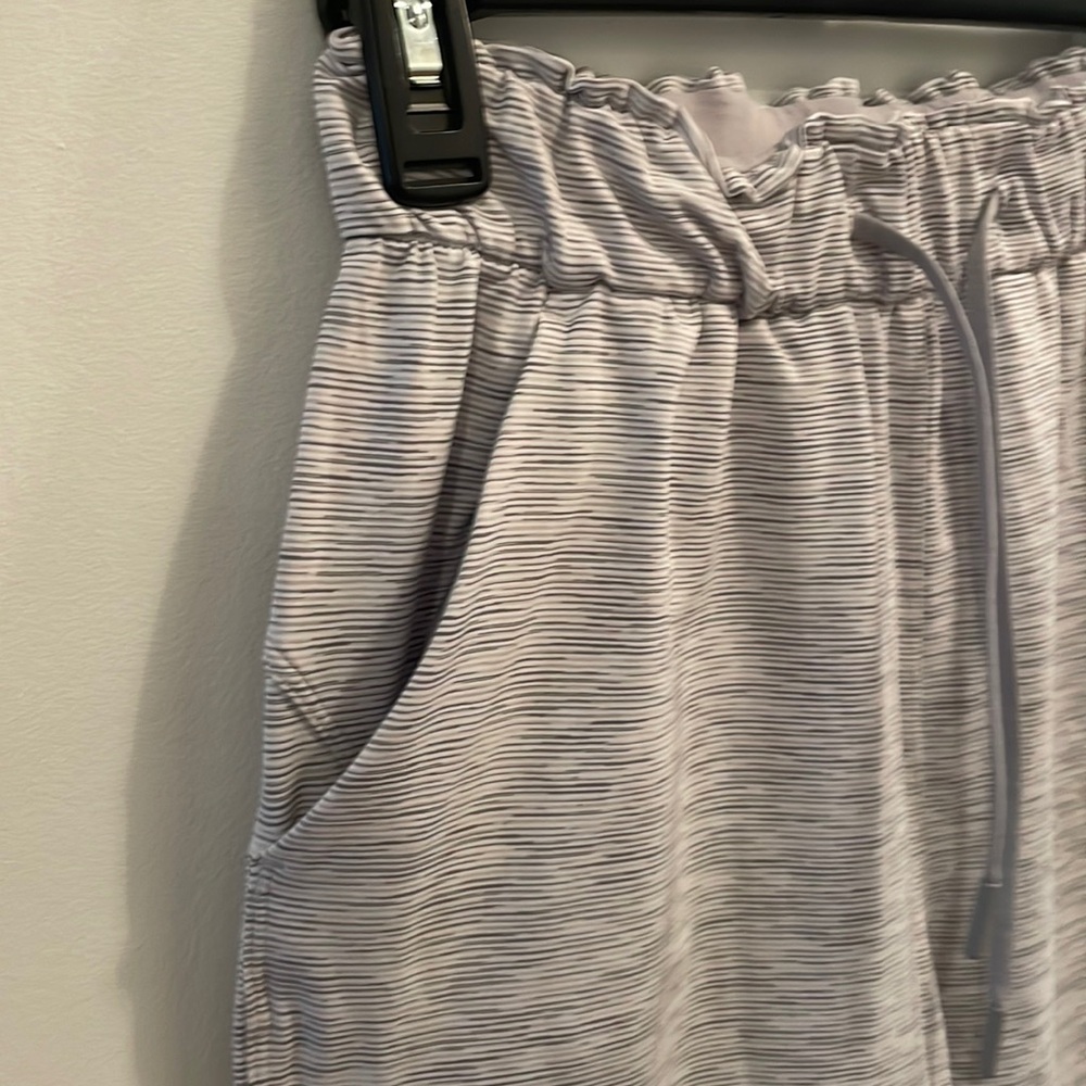 LuLuLemon Joggers size 4